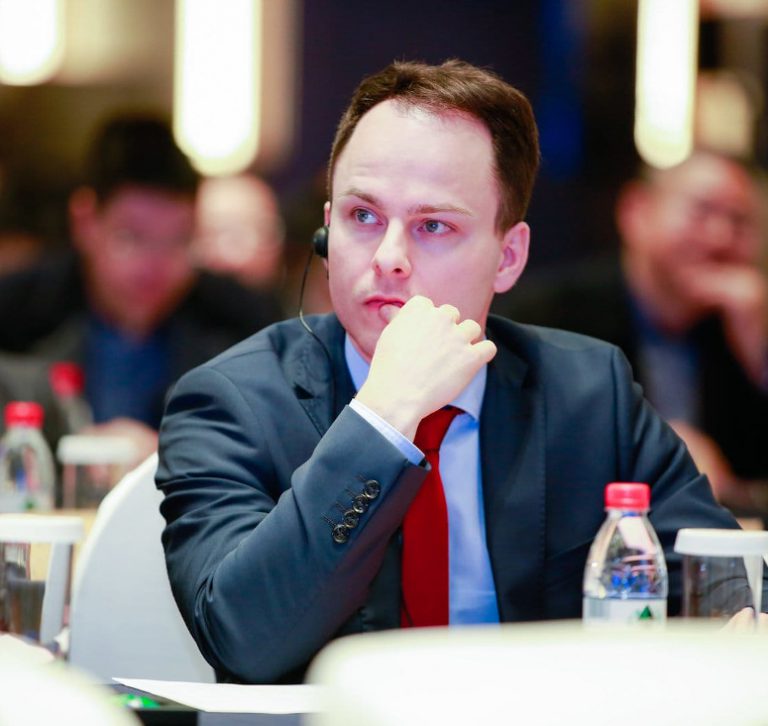Sascha Rudolph participating in a talk at manufacturing conference in Shaoxing